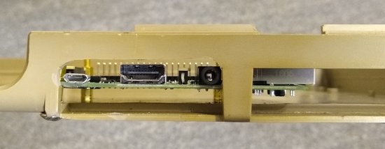 Rückseite des C64 mit den Raspberry Pi Anschlüssen Rückseite des C64 mit den Raspberry Pi Anschlüssen