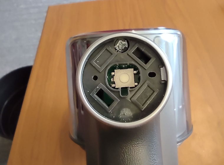 Roborock H6 Tastenabdeckung entfernen und Schraube lösen Roborock H6 Tastenabdeckung entfernen und Schraube lösen