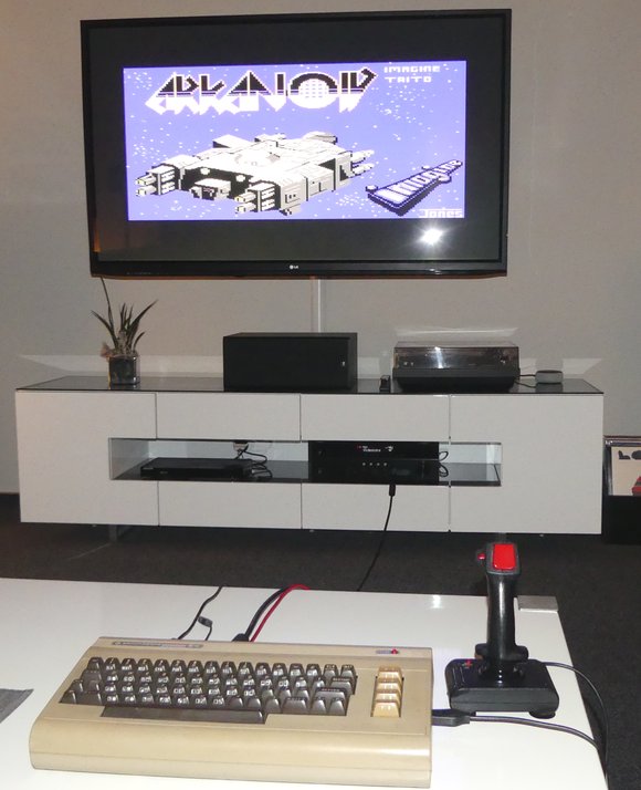 Commodore C64 Feeling auf dem großen Fernseher mit Combian C64, Vice und Keyrah Tastaturadapter