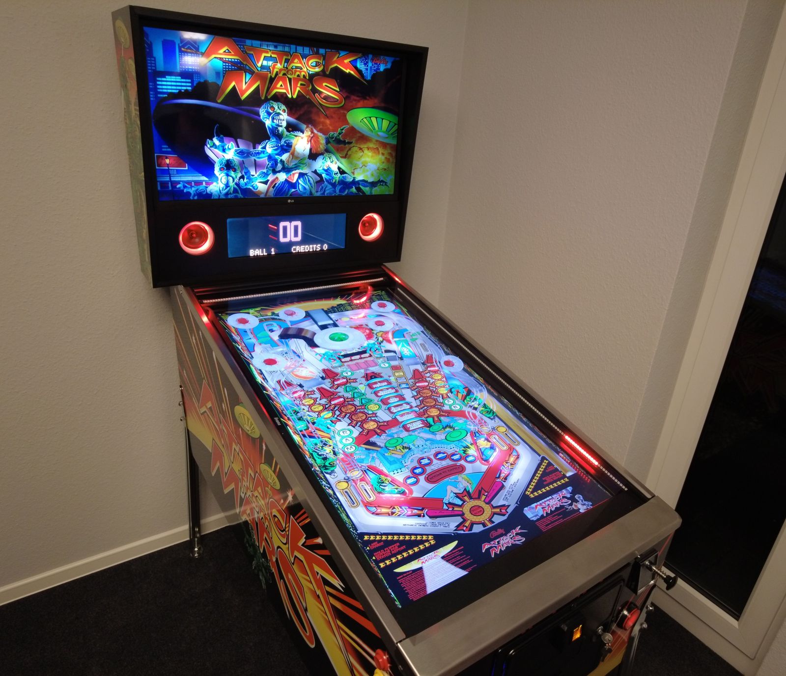 escucos Attack from Mars Virtual Pinball Machine
