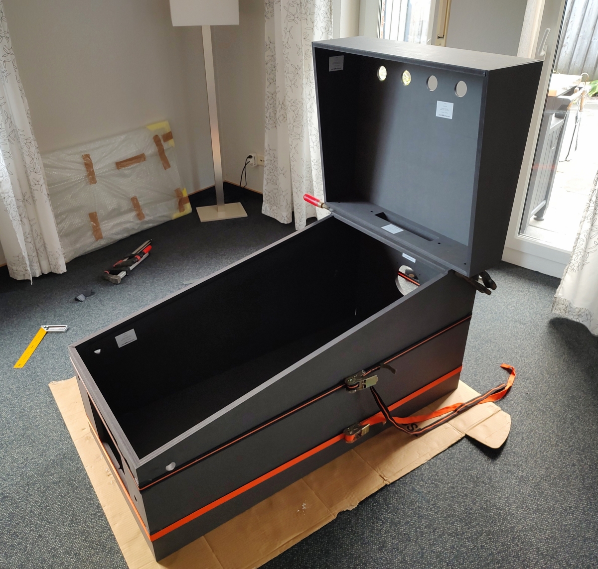 fertig verleimtes Cabinet mit Backbox fertig verleimtes Cabinet mit Backbox