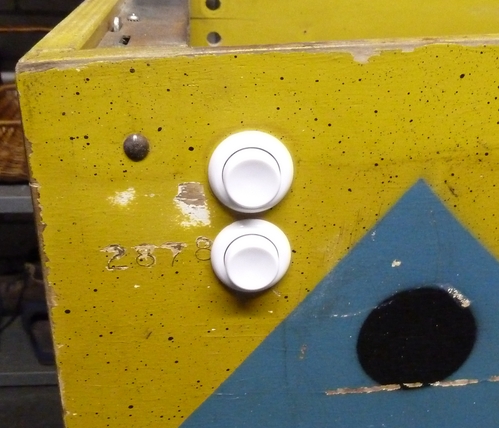 Flipper Button und darunter Magna Save Flipper Button und darunter Magna Save