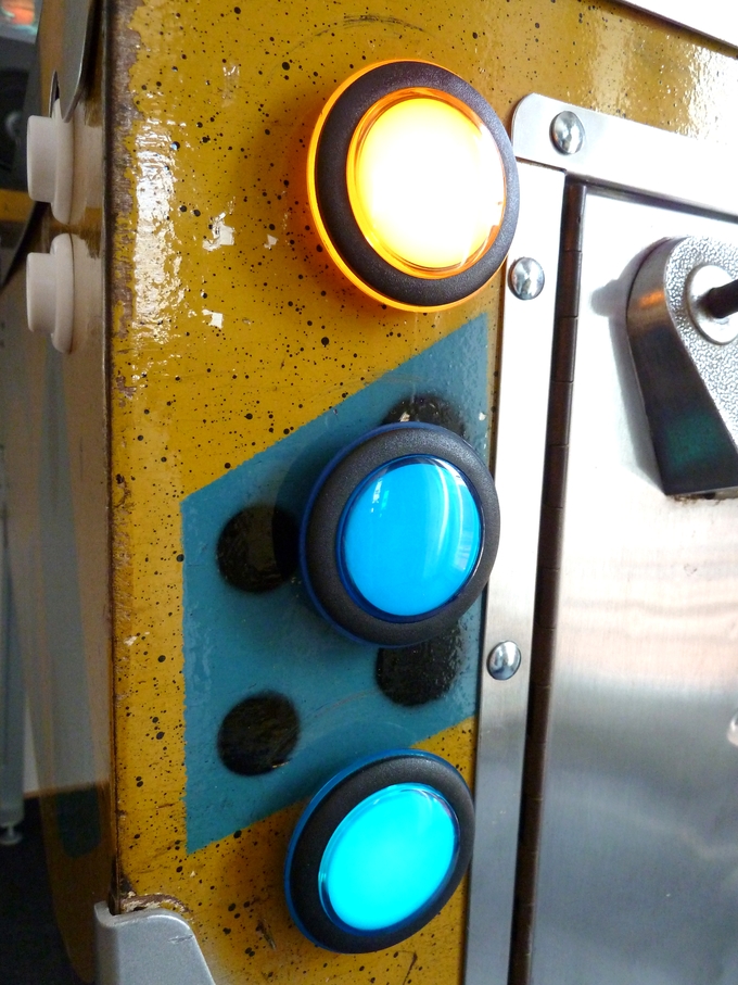 Detailansicht Buttons Start, Extra Ball, Exit Detailansicht Buttons Start, Extra Ball, Exit
