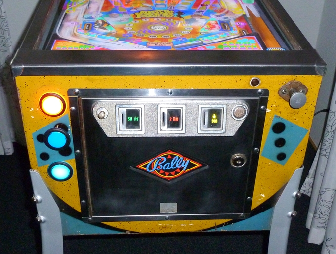 Flipper Kassentür mit beleuchteten Buttons und Plunger Flipper Kassentür mit beleuchteten Buttons und Plunger